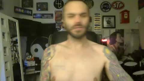 Snapshot of lil_tea_break_6996 chatting on February 18, 11:55 am t online show from February 18, 11:55 am