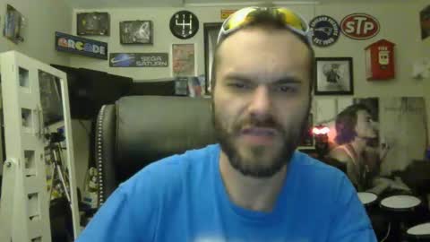 Snapshot of lil_tea_break_6996 chatting on February 20, 2:40 am t online show from February 20, 2:40 am