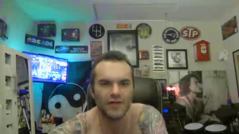 Snapshot of lil_tea_break_6996 chatting on March 9, 5:44 am t online show from March 9, 5:44 am