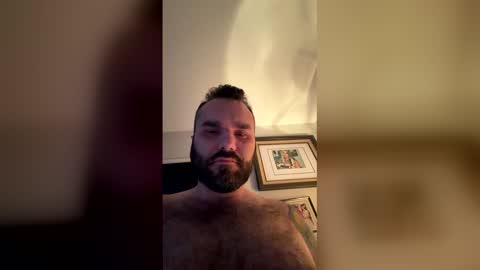 Snapshot of lil_tea_break_6996 chatting on March 8, 2:26 am t online show from March 8, 2:26 am