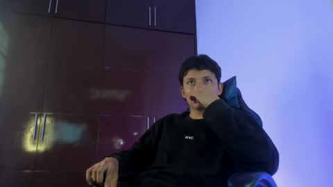 Snapshot of lil_yei66 chatting on April 6, 9:05 pm Lil Yei online show from April 6, 9:05 pm