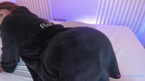 L I L A   online show from November 8, 3:39 am