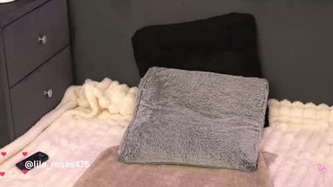 Snapshot of lila_hottie_rosie chatting on March 14, 5:24 am Lila The Hottie online show from March 14, 5:24 am