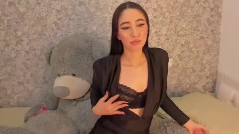 Snapshot of lilaclark chatting on March 4, 9:21 pm Lila Clark online show from March 4, 9:21 pm