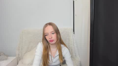 Snapshot of liladesire chatting on January 2, 4:02 pm LiliaDesire online show from January 2, 4:02 pm