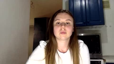 Snapshot of lilae37yis chatting on September 11, 6:19 pm Lily online show from September 11, 6:19 pm