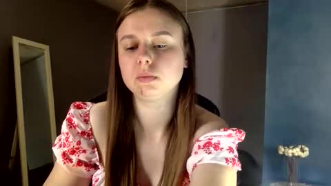 Snapshot of lilae37yis chatting on September 22, 1:24 pm Lily online show from September 22, 1:24 pm