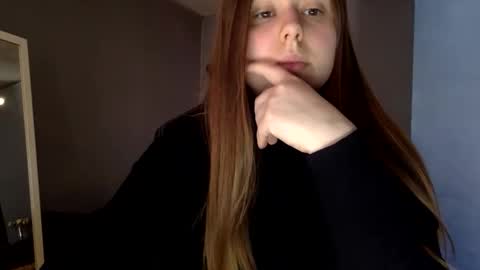 Snapshot of lilae37yis chatting on September 25, 9:46 am Lily online show from September 25, 9:46 am