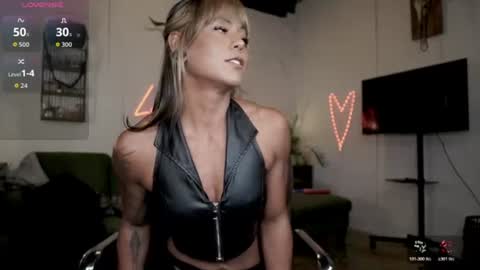 Snapshot of lilah_fit chatting on June 22, 10:29 pm Lilah Fit online show from June 22, 10:29 pm