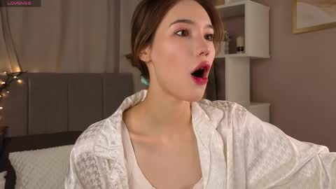 Snapshot of lilcatalia chatting on May 2, 9:36 am Hi im Yuki online show from May 2, 9:36 am