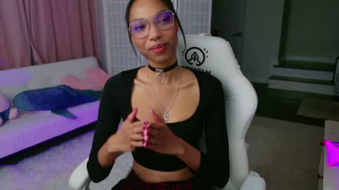 Snapshot of lileviemarie chatting on January 6, 2:48 am evie online show from January 6, 2:48 am