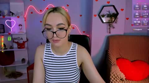 Lili online show from March 29, 11:54 am