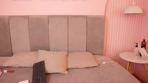 Lili  online show from May 14, 1:51 pm