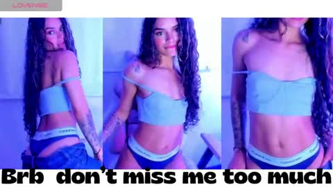 Snapshot of lili_evanss chatting on October 10, 11:20 am lili_evanss online show from October 10, 11:20 am