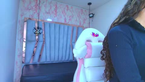 lili_evanss online show from December 13, 7:53 pm