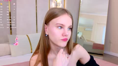 lili_lohan online show from June 11, 5:16 am