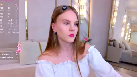 Snapshot of lili_lohan chatting on June 21, 5:10 am lili_lohan online show from June 21, 5:10 am