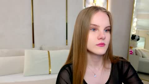 Snapshot of lili_lohan chatting on July 3, 5:14 am lili_lohan online show from July 3, 5:14 am