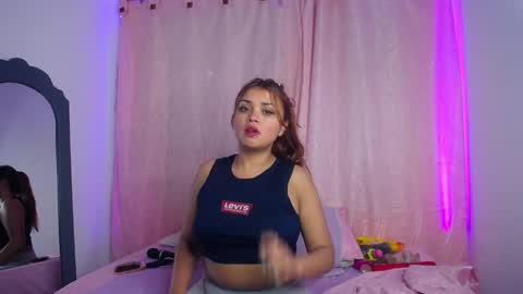 Snapshot of lili_matheus69 chatting on December 4, 3:04 am lili Matheus69 online show from December 4, 3:04 am