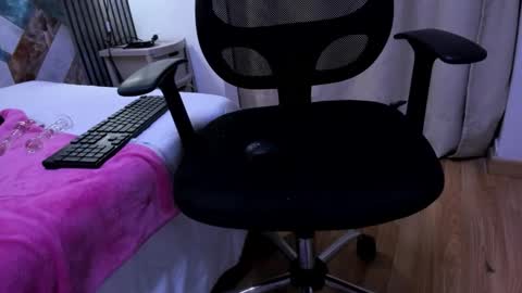 Snapshot of lili_pinki chatting on October 15, 7:30 am lili_pinki online show from October 15, 7:30 am