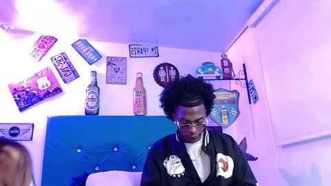 lili_roussi online show from October 15, 12:33 am