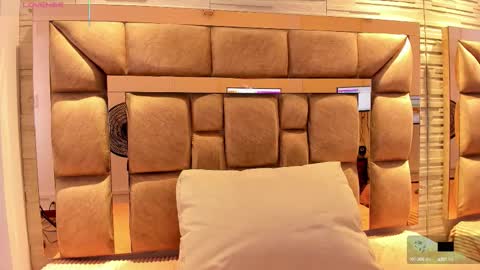 LILIAN  online show from October 18, 7:03 pm