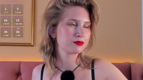 Snapshot of lilianadaniels chatting on July 8, 1:43 am Lilian online show from July 8, 1:43 am