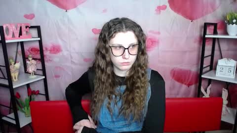 lilianashine online show from February 25, 6:01 am
