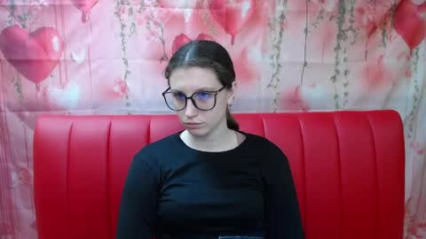 lilianashine online show from March 29, 5:07 am