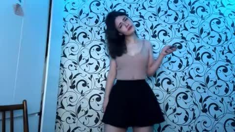 Lili online show from December 17, 3:18 pm