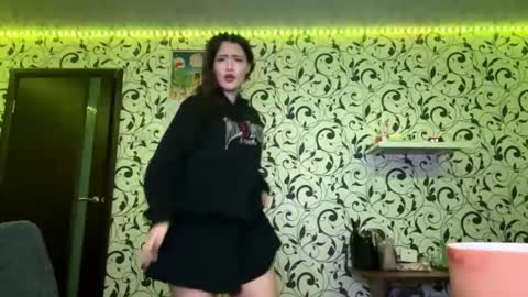 Lili online show from December 22, 4:15 pm