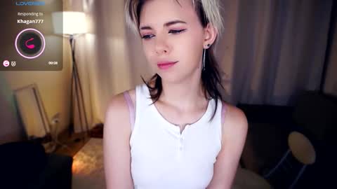 Snapshot of liliandaniels chatting on September 30, 7:02 am Lilian online show from September 30, 7:02 am