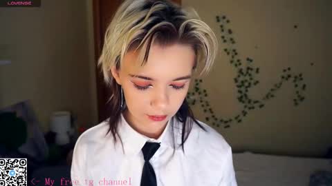 Snapshot of liliandaniels chatting on October 26, 6:41 am Lilian online show from October 26, 6:41 am