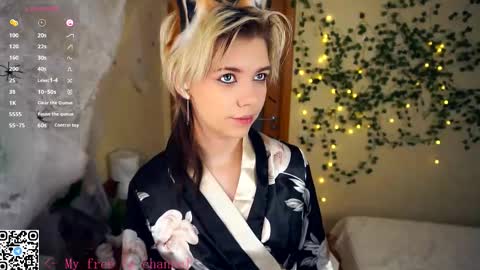 Snapshot of liliandaniels chatting on November 1, 6:04 am Lilian online show from November 1, 6:04 am