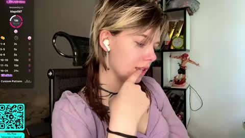 Lilian online show from May 9, 7:24 am