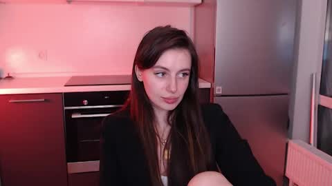 Snapshot of liliatlu chatting on June 1, 10:44 pm Lilu online show from June 1, 10:44 pm