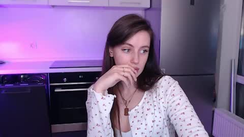 Snapshot of liliatlu chatting on June 6, 12:05 am Lilu online show from June 6, 12:05 am
