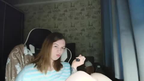 liliawoolf online show from February 15, 6:21 am