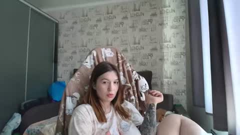 liliawoolf online show from June 25, 9:14 am