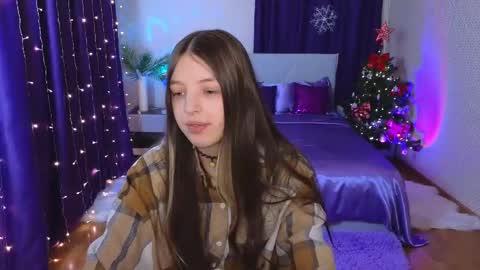 Snapshot of lilibakery chatting on December 23, 2:24 am Lili Bakery online show from December 23, 2:24 am