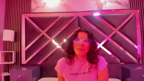 Snapshot of lilibeth___ chatting on January 20, 4:43 am Lili online show from January 20, 4:43 am