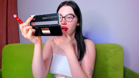 Snapshot of lilibethxx chatting on December 11, 1:47 am lilibethxx online show from December 11, 1:47 am