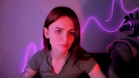 Snapshot of lilie_brown chatting on December 4, 12:30 am Lilie online show from December 4, 12:30 am