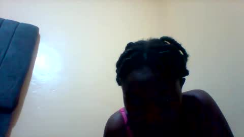 Snapshot of liligal chatting on May 21, 7:54 pm liligal online show from May 21, 7:54 pm