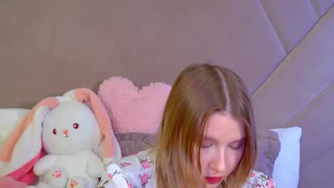 LiliLinn online show from December 16, 6:18 am