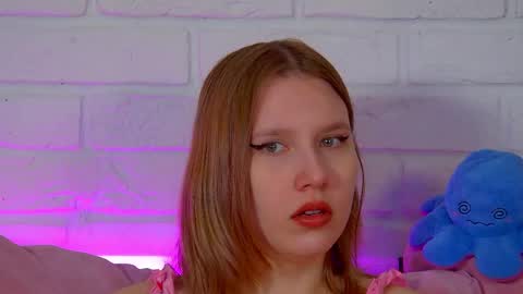 LiliLinn online show from May 16, 4:42 am