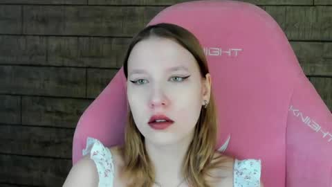 LiliLinn online show from May 18, 4:29 am