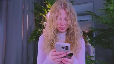 lililok101 online show from March 17, 3:11 am