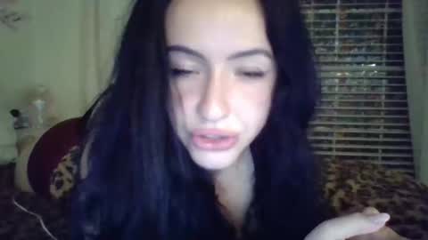 lililuvsy0u online show from May 18, 4:40 am