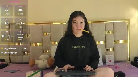 lilimini online show from February 17, 8:15 pm